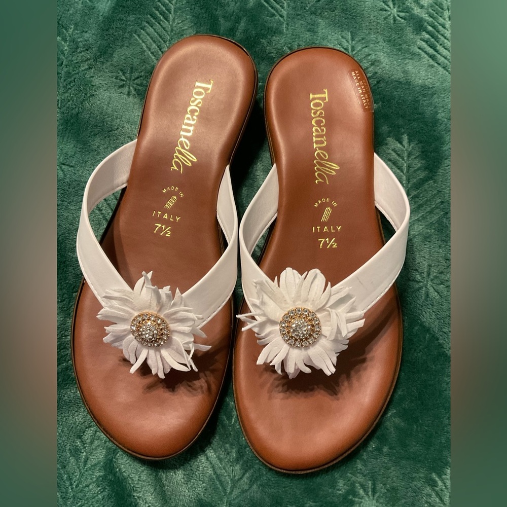 TOSCANELLA handmade in Italy White and Floral Diamond Sandals with Thong Strap